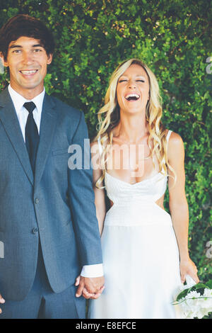 Happy Romantic Couple on Wedding Day Banque D'Images