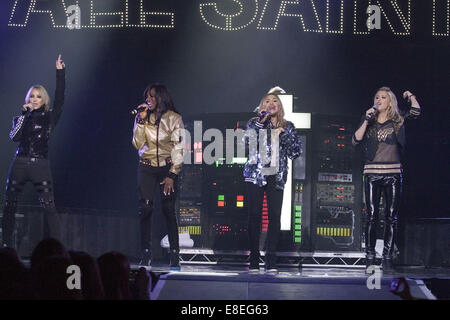 Tous les Saints en live sur la scène du SSE Hydro à la SECC Où : Glasgow, Écosse, Royaume-Uni Quand : 03 Avr 2014 Banque D'Images