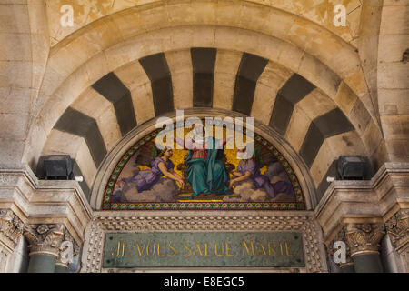 Archway décoratif sur l'entrée de la cathédrale Notre dame de la garde à marseille. Banque D'Images