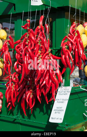 Tas de piments rouges, de centre de Sirmione, Italie, UNION EUROPÉENNE Banque D'Images