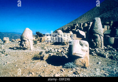 Têtes de pierre antique, le Mont Nemrut, Adiyaman, Turquie. Banque D'Images