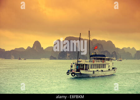 La baie d'Halong, Vietnam Banque D'Images