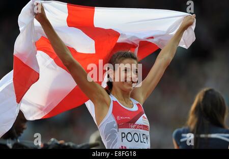 Isobel Pooley (FRA) célèbre remporter sa médaille d'argent. Saut en hauteur femmes. Athlétisme - Hampden Park - Glasgow - Royaume-Uni - 01/08/2014 Banque D'Images