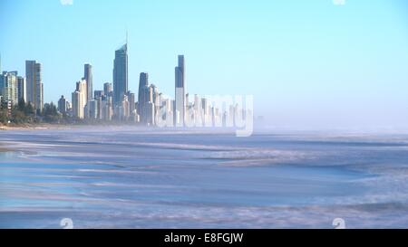 Paradis pour surfeurs vu de Miami Park donnent sur, Gold Coast, Queensland, Australie Banque D'Images