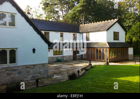 Maison de campagne et jardin, Brockenhurst, New Forest, Hampshire, Angleterre, Royaume-Uni Banque D'Images