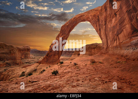 L'Utah, Moab, États-Unis d'Amérique Corona Arch Coucher du Soleil Banque D'Images