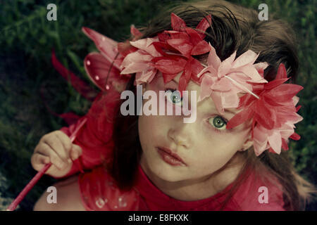 Fille habillé en costume fée rose Banque D'Images
