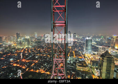 City skyline at night, Jakarta, Indonésie Banque D'Images