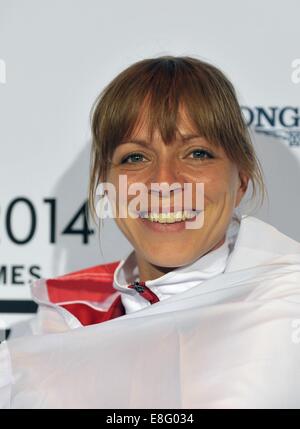 Le porte-drapeau pour la cérémonie de clôture, Kate Richardson-Walsh, Angleterre le hockey. Conférence de presse de l'équipe Angleterre - salle de conférence SECC Banque D'Images