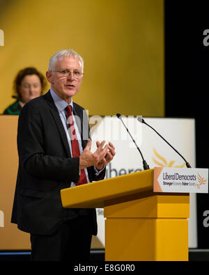 Norman Lamb MP, Ministre en matière de soins et d'appui parle lors de la Conférence d'automne libéral démocrate le 07/10/2014 à Scottish Exhibition and Conference Centre, Glasgow. . Banque D'Images