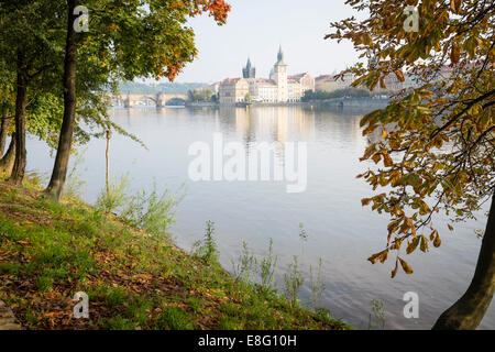 Praha, Prague, de Karluv Most Strelecky ostrov en automne Banque D'Images