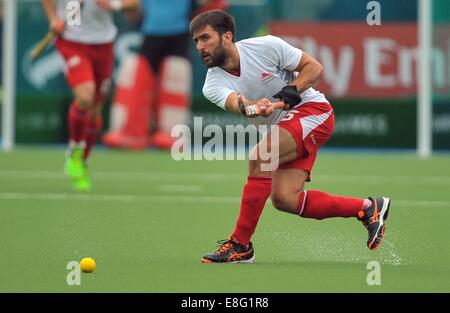 Adam Dixon (FRA). L'Angleterre (FRA) v l'Australie (AUS). Mens demi-finale. Le Hockey. Centre national de hockey de Glasgow, Glasgow, Ecosse, U Banque D'Images