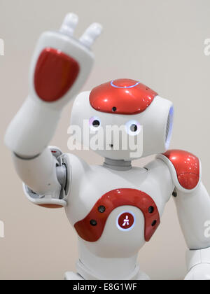 Nao, un robot humanoïde autonome, programmable par Aldebaran Robotics. Banque D'Images