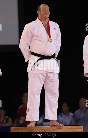 Cérémonie de remise des médailles. Christopher Sherrington (SCO) Médaille d'or Judo - -100kg Final - SECC Glasgow - Écosse, Royaume-Uni - 260714 - Glasgow Banque D'Images