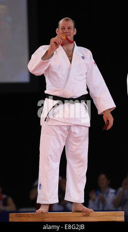 Cérémonie de remise des médailles. Christopher Sherrington (SCO) Médaille d'or Judo - -100kg Final - SECC Glasgow - Écosse, Royaume-Uni - 260714 - Glasgow Banque D'Images