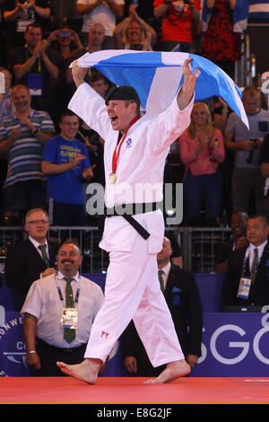 Cérémonie de remise des médailles. Christopher Sherrington (SCO) Médaille d'or Judo - -100kg Final - SECC Glasgow - Écosse, Royaume-Uni - 260714 - Glasgow Banque D'Images