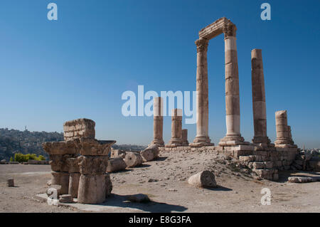 La Jordanie, Moyen-Orient : ruines du temple d'Hercule, la plus importante structure romaine dans la citadelle d'Amman, l'un des noyaux d'origine de la ville Banque D'Images
