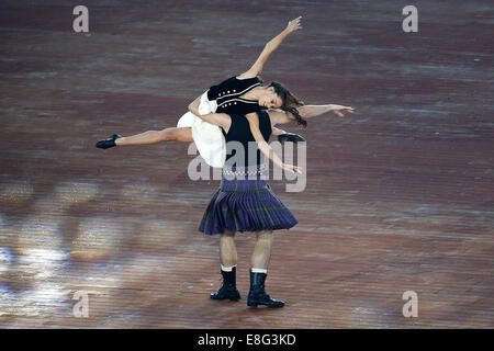 Sophie Martin et Christopher Harrison de la Scottish Ballet. Cérémonie d'ouverture - Celtic Park - Glasgow, Royaume-Uni - 230714 - Banque D'Images