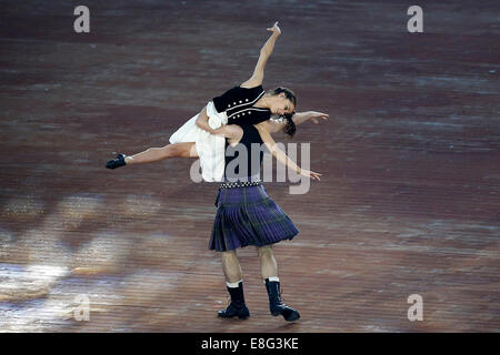 Sophie Martin et Christopher Harrison de la Scottish Ballet. Cérémonie d'ouverture - Celtic Park - Glasgow, Royaume-Uni - 230714 - Banque D'Images