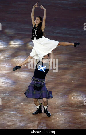 Sophie Martin et Christopher Harrison de la Scottish Ballet. Cérémonie d'ouverture - Celtic Park - Glasgow, Royaume-Uni - 230714 - Banque D'Images