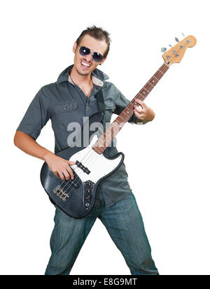 Cool bassiste de race blanche portant des lunettes de soleil Banque D'Images