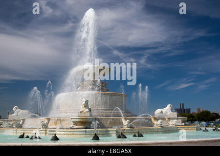 Detroit, Michigan - La fontaine du mémorial James Scott sur l'île Belle. Banque D'Images
