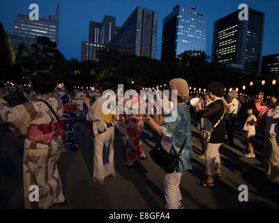 Parc Hibiya Marunouchi Ondo Bon-odori Dance Festival, Tokyo, Japon Banque D'Images