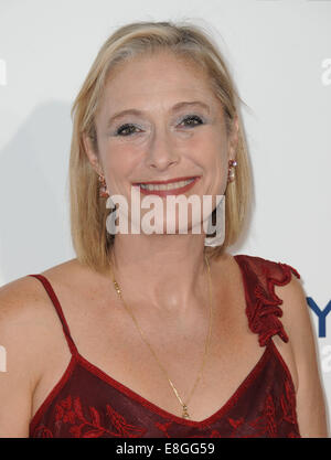 Los Angeles, Californie, USA. Oct 7, 2014. Caroline Goodall participant à la Los Angeles Première de ''The Best Of Me'' qui s'est tenue au Regal Cinemas LA LIve à Los Angeles, Californie le 7 octobre 2014. 2014 : Crédit D. Long/Globe Photos/ZUMA/Alamy Fil Live News Banque D'Images