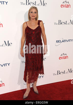 Los Angeles, Californie, USA. Oct 7, 2014. Caroline Goodall participant à la Los Angeles Première de ''The Best Of Me'' qui s'est tenue au Regal Cinemas LA LIve à Los Angeles, Californie le 7 octobre 2014. 2014 : Crédit D. Long/Globe Photos/ZUMA/Alamy Fil Live News Banque D'Images