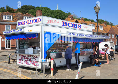 Fruits de mer Bobs stand au marché de poisson à Folkestone. Banque D'Images