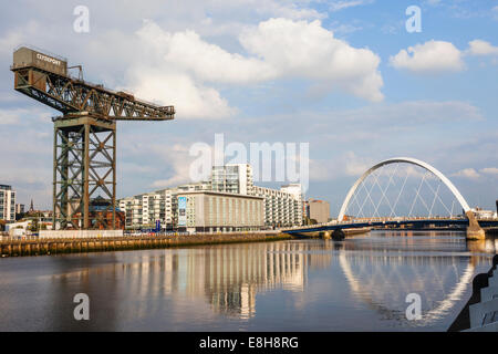 L'Écosse, Glasgow Finnieston Crane, Clydebank, Clyde et pont d'Arc Banque D'Images