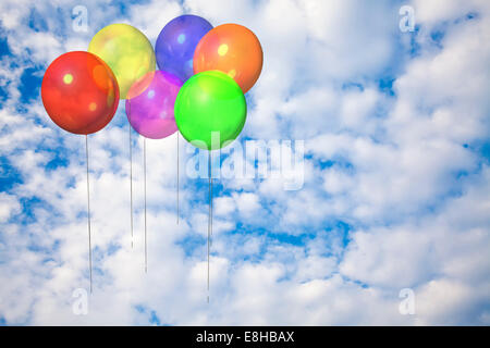 Ballons multicolores dans la ville festival Banque D'Images