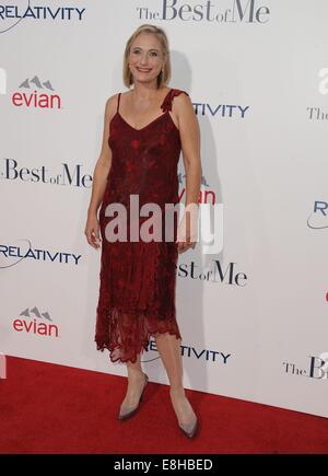 Los Angeles, CA, USA. Oct 7, 2014. Caroline Goodall aux arrivées POUR LE MEILLEUR DE MOI Première Mondiale, Regal Cinemas LA Live, Los Angeles, CA, le 7 octobre 2014. Credit : Dee Cercone/Everett Collection/Alamy Live News Banque D'Images