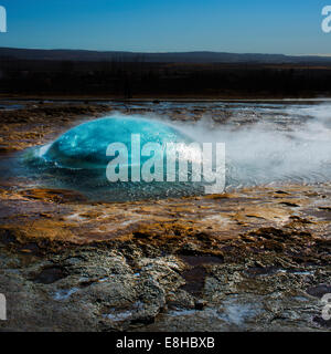 Geysir parfois sous le Grand Geyser, est un geyser dans le sud-ouest de l'Islande Banque D'Images