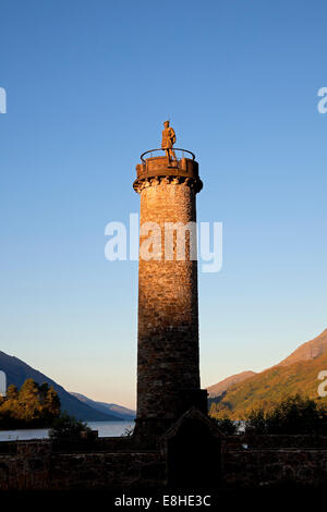 Glenfinnan monument, sunrise, Lochaber Ecosse Banque D'Images