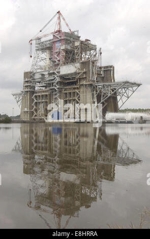 Le B-1/B-2 Test Stand est un double-position, verticale, tir à l'électricité statique structure construite au NASA's John C. Stennis Space Center dans le Banque D'Images