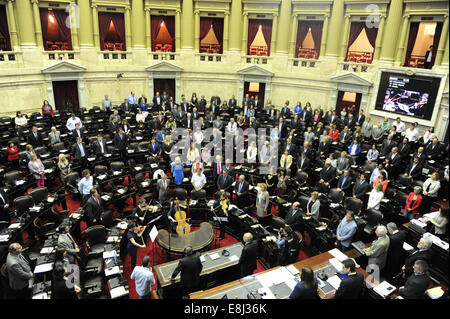 Buenos Aires, Argentine. 8 octobre, 2014. Députés participer à une session spéciale pour le projet de budget pour 2015, dans l'enceinte de la Chambre, à Buenos Aires, Argentine, le 8 octobre 2014. © Fernando Sturla/TELAM/Xinhua/Alamy Live News Banque D'Images