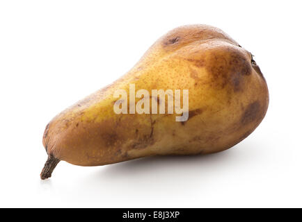 Poire jaune juteux isolé sur fond blanc Banque D'Images