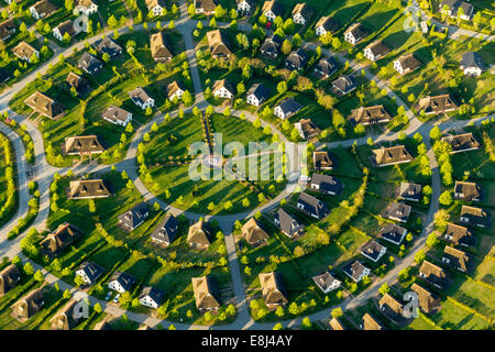 Van der Valk Resort Linstow, parc résidentiel avec des maisons de vacances organisés dans une forme circulaire, Dobbin-Linstow Banque D'Images