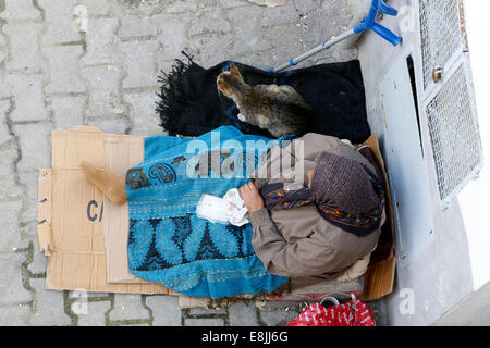 Mendiant dans la médina de Tunis (vieille ville) Banque D'Images