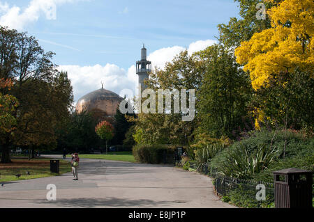 Mosquée centrale de Regent's Park à l'automne, Londres, UK Banque D'Images