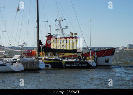 Recherche et sauvetage, sauvetage, sauvetage bateau amarré à l'embarcadère en Långedrag, Goteborg Banque D'Images