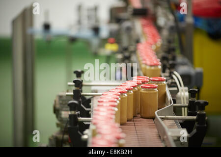 Fabrication de beurre d'arachide de l'usine de production en ligne l'entreprise familiale d'usine et de l'entrepôt des bourrages Duerr Wythenshawe, Manchester, Angleterre, Royaume-Uni. Banque D'Images