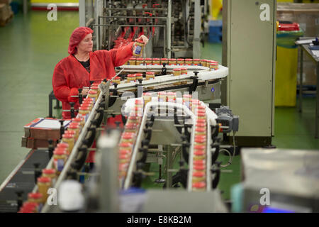 Fabrication de beurre d'arachide de l'usine de production en ligne l'entreprise familiale d'usine et de l'entrepôt des bourrages Duerr Wythenshawe, Manchester, Angleterre, Royaume-Uni. Banque D'Images