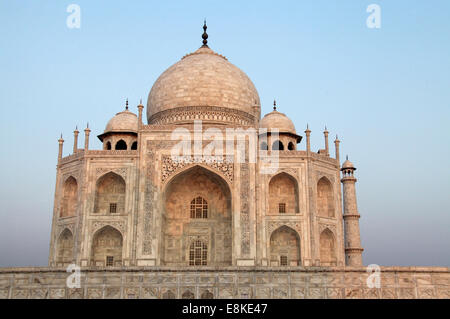 Taj Mahal à Agra sans personnes tôt le matin Banque D'Images