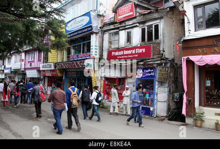 Le Mall Road à Shimla en Himachal Pradesh Banque D'Images