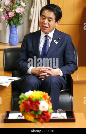 Tokyo, Japon. 9 octobre, 2014. Hakubun Shimomura : Japon Délégation de 2014 Jeux Asiatiques d'Incheon visiter le ministère de l'éducation, de la Culture, des Sports, des sciences et de la technologie à Tokyo, au Japon . Banque D'Images