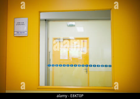 Reportage dans l'unité de stérilisation à Thonon-les-Bains hôpital, France Tous les services hospitaliers envoyer leur matériel ici pour être Banque D'Images