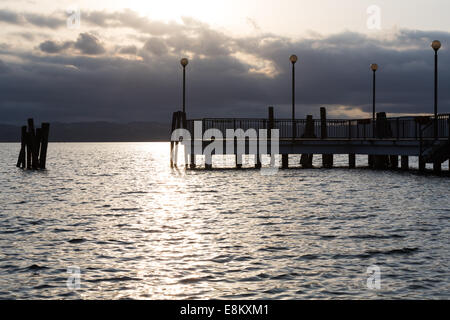 Coucher du soleil sur le lac de Bracciano, lazio, Italie Banque D'Images