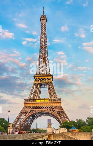 Le soir à la Tour Eiffel Banque D'Images